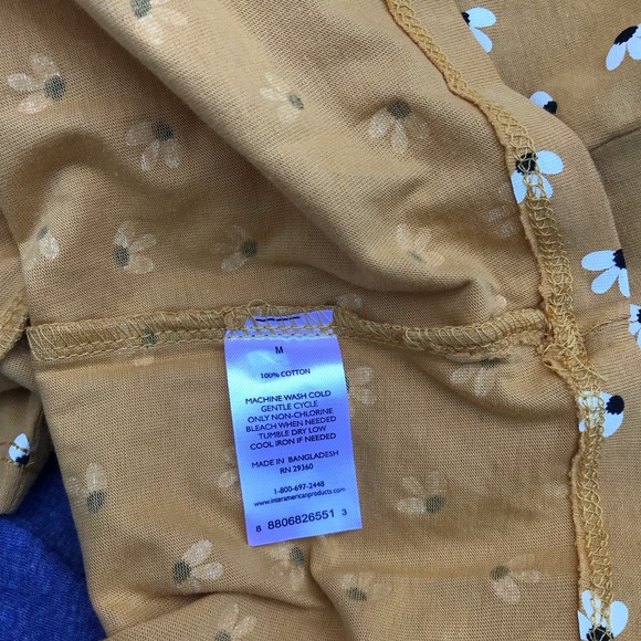 🦉NWT Women’s Floral Golden Yellow/Mustard Yellow long sleeve tee Size M - Picture 6 of 7